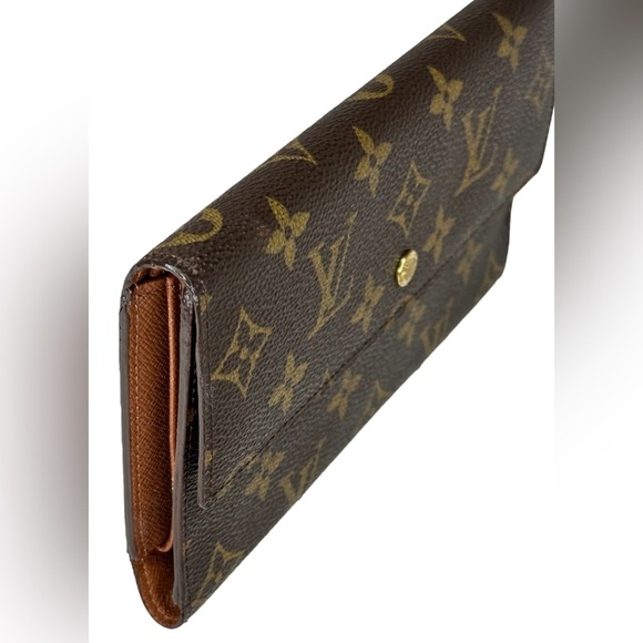 Louis Vuitton International Wallet - Picture 10 of 14